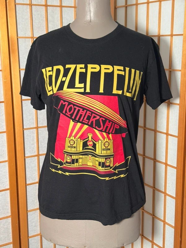 Led Zeppelin t-shirt