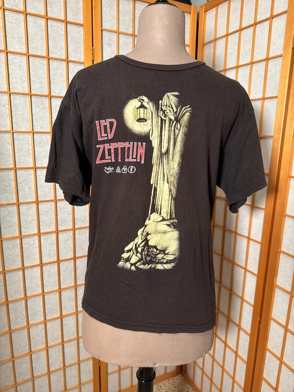 Led Zeppelin t-shirt